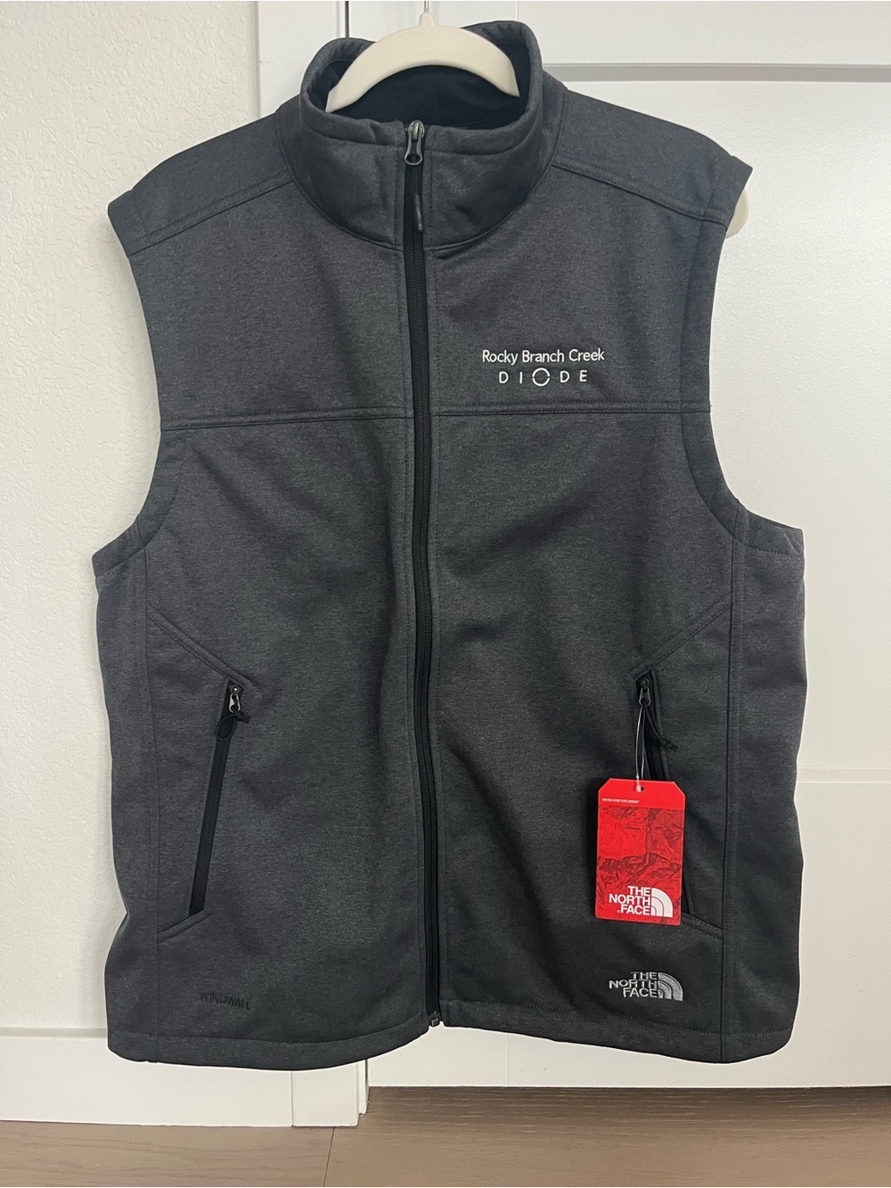 The North Face Men's Dark Gray Softshell Vest - NWT